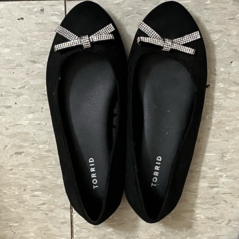 SOLD EUC faux suede rhinestone bow pointed toe ballet flats